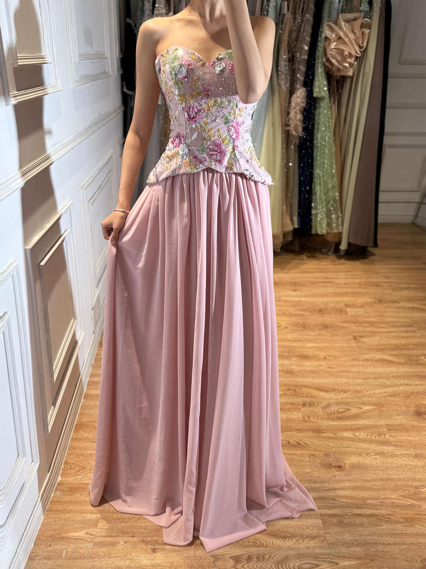 A-Line Sweetheart Sleeveless Sweep Train Chiffon/Lace/Tulle/Sequined Evening Dresses
