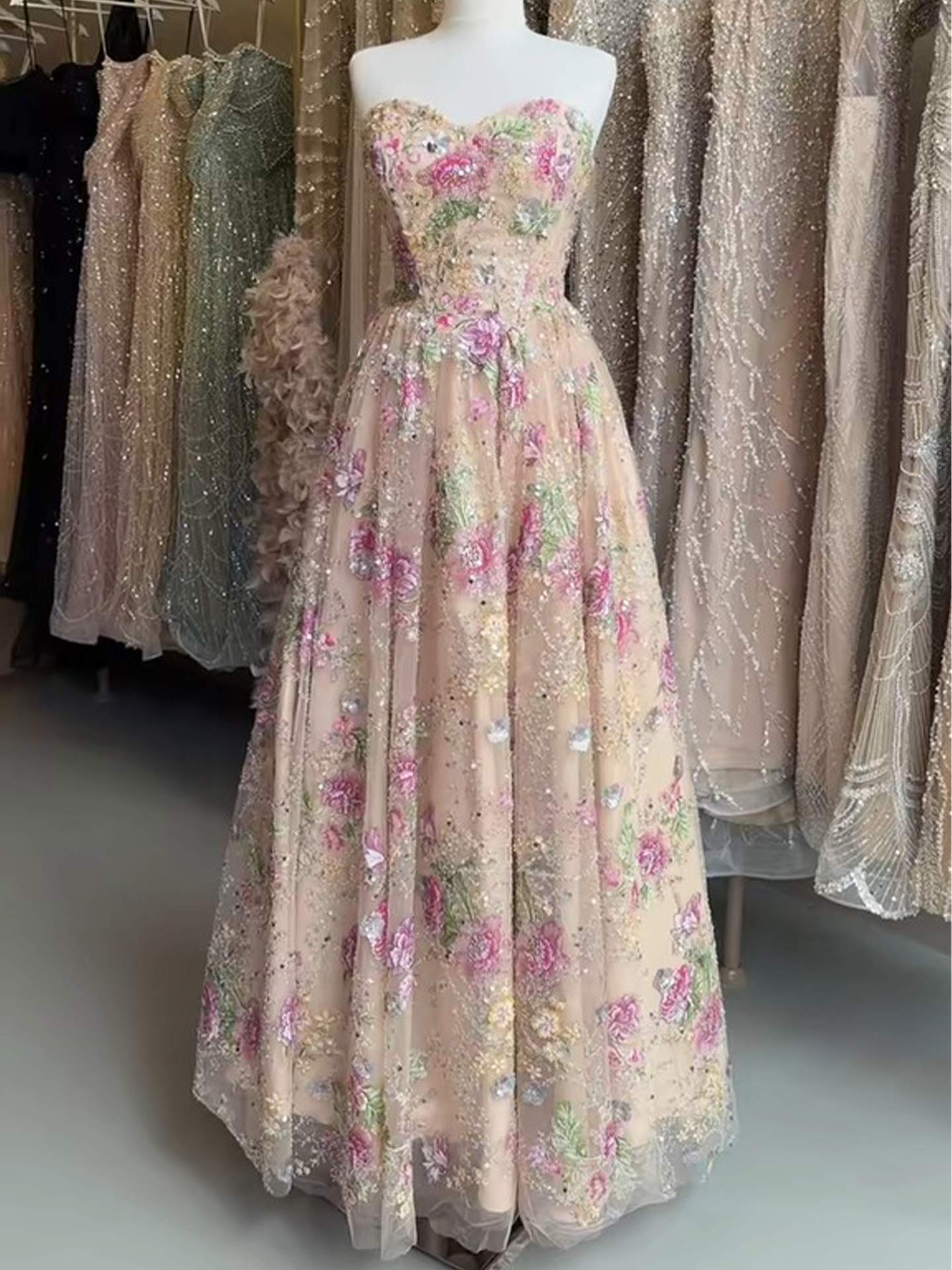 A-Line Sweetheart Sleeveless Floor-Length Lace/Tulle/Sequined Evening Dresses