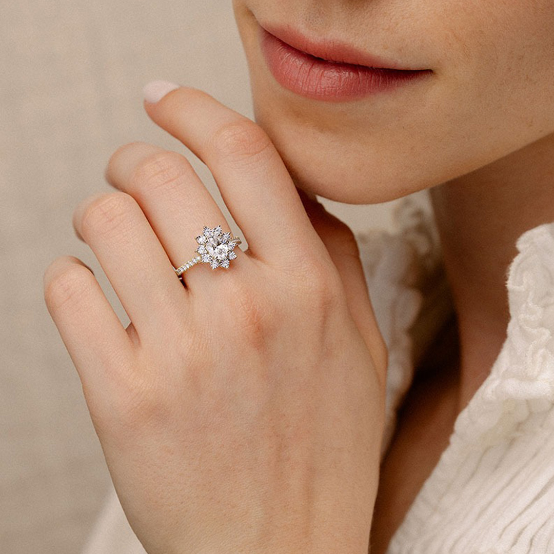 1.135CT 5*7mm Oval Cut Moissanite Engagement Rings In Sterling Silver