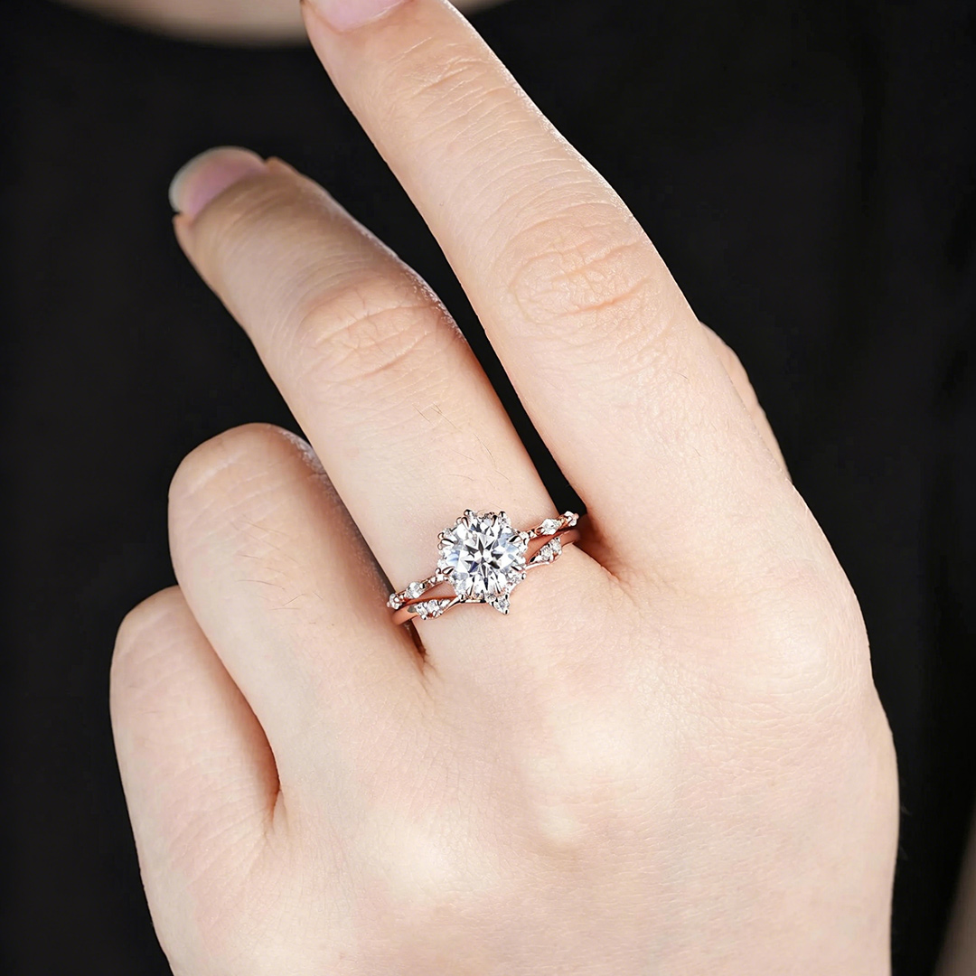 2.44CT 8*8mm Round Cut Moissanite Engagement Rings Sets In Sterling Silver
