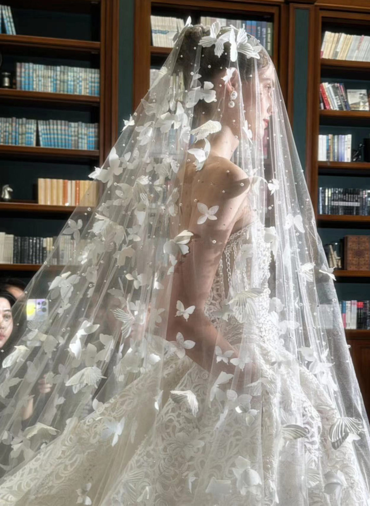 Butterfly One-Tier Tulle Waltz Bridal Veils