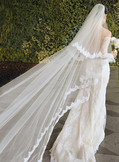 Lace Applique Edge Lace Two-Tier Tulle Cathedral Bridal Veils