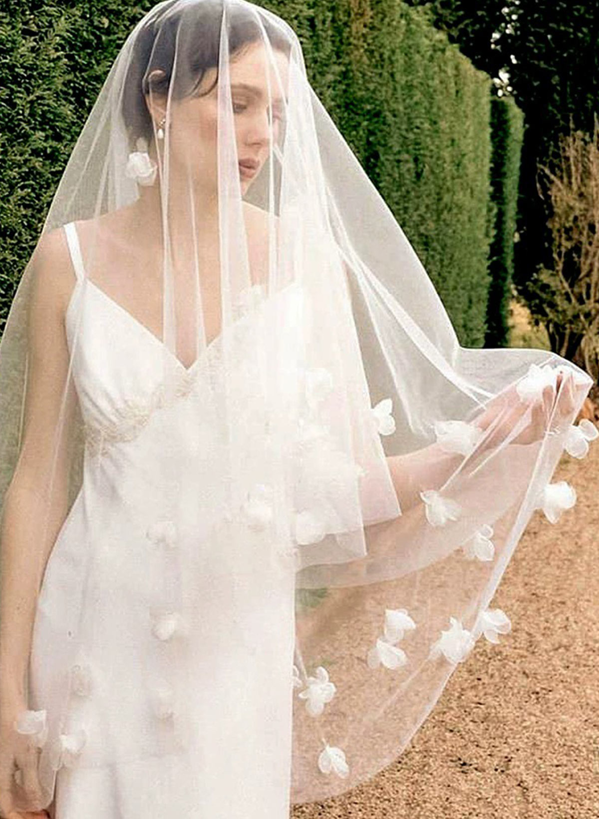 Cut Edge Floral Two-Tier Tulle Fingertip Bridal Veils