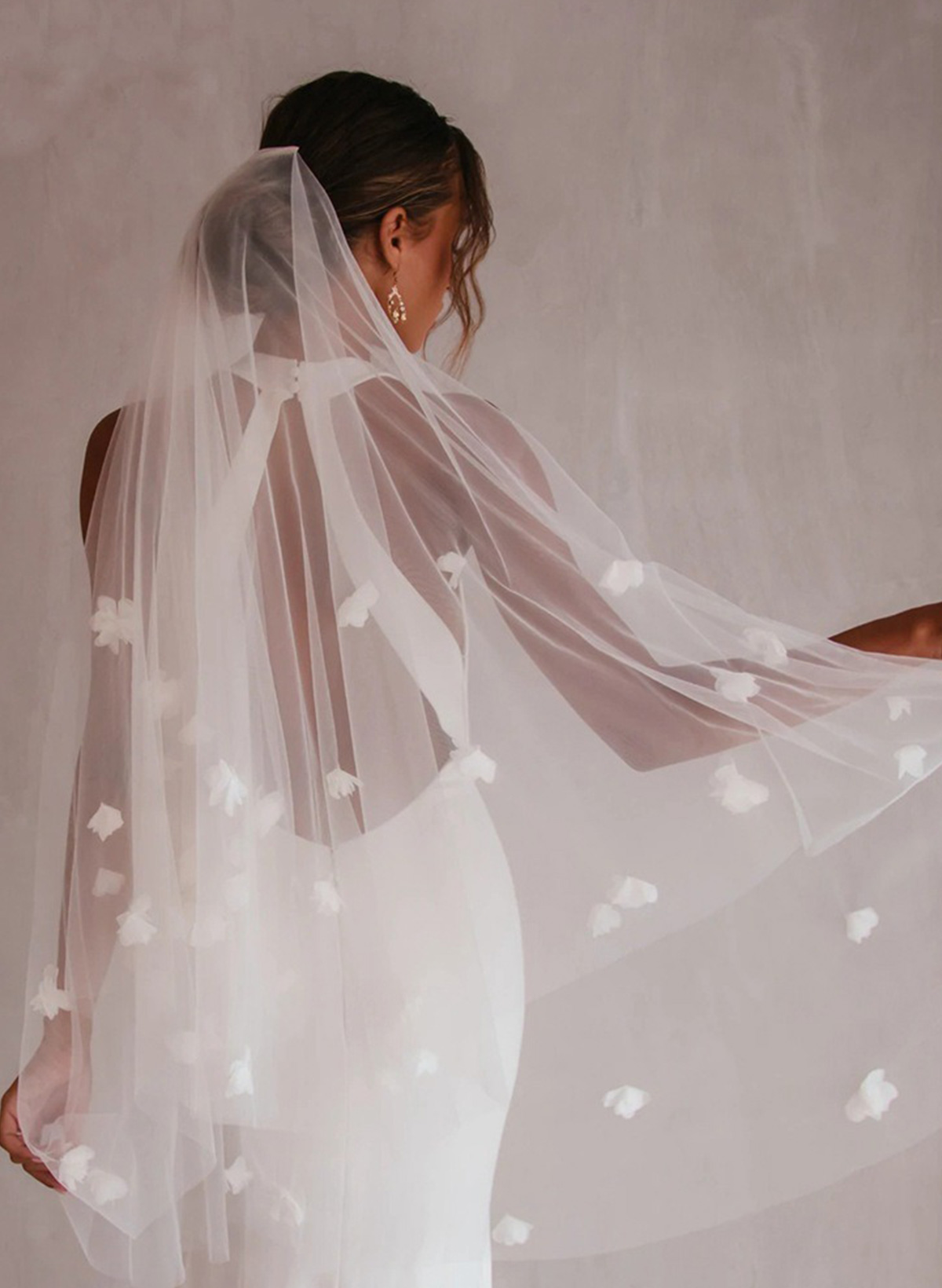 Cut Edge Floral Two-Tier Tulle Fingertip Bridal Veils
