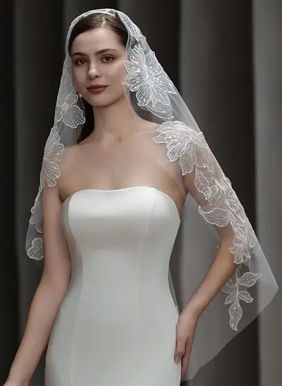 Cut Edge Lace One-Tier Tulle Fingertip Bridal Veils