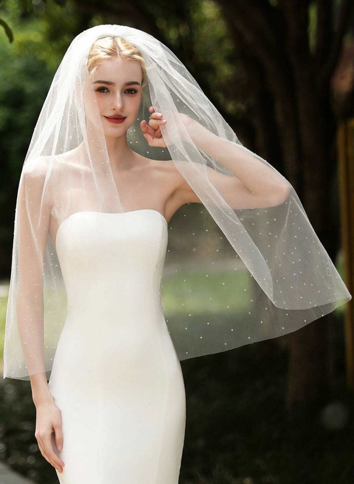 Cut Edge Rhinestones One-Tier Tulle Elbow Bridal Veils
