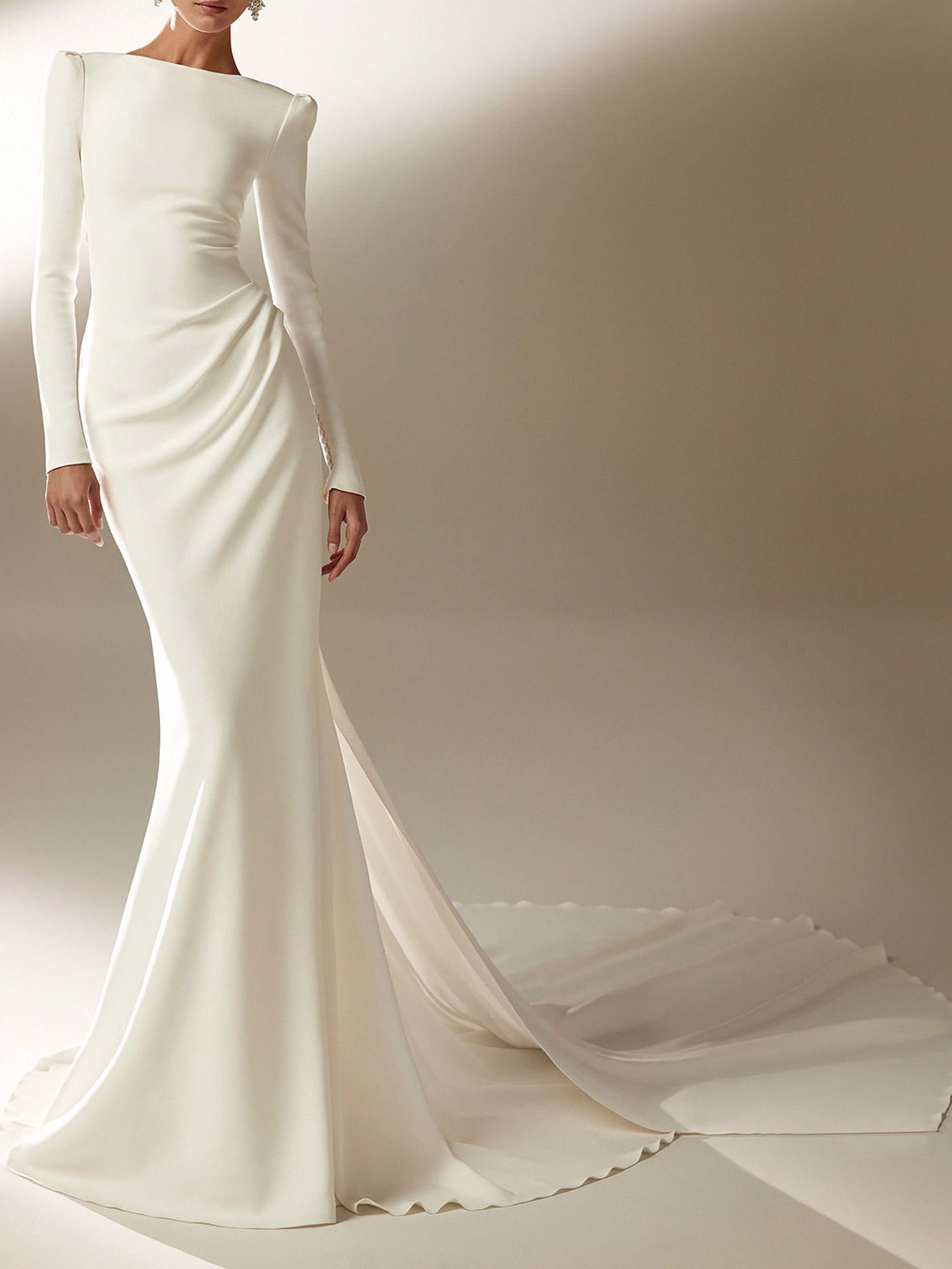 Trumpet/Mermaid Scoop Neck Long Sleeves Court Train Elastic Satin Bride Wedding Dress With Appliques Lace