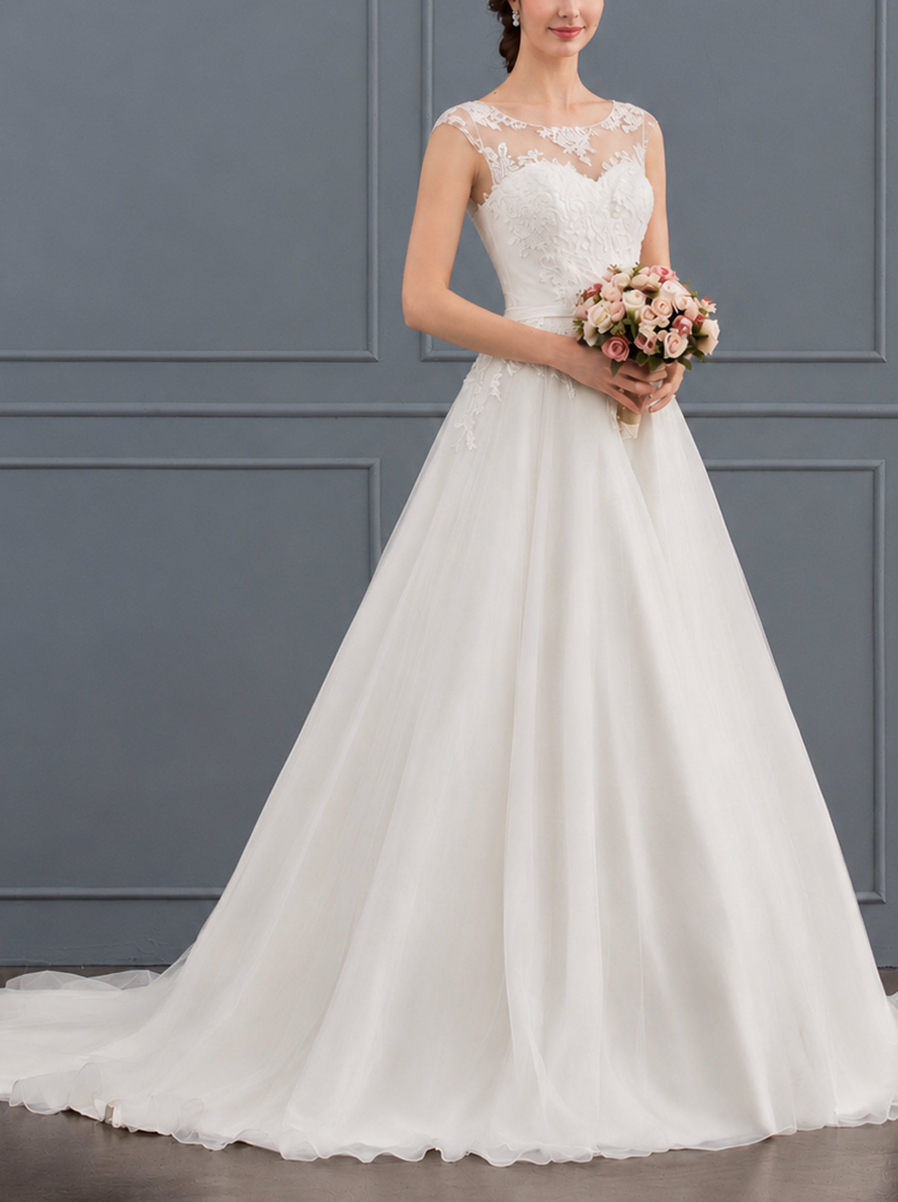 A-Line Scoop Neck Sleeveless Court Train Tulle Bride Wedding Dress With Appliques Lace
