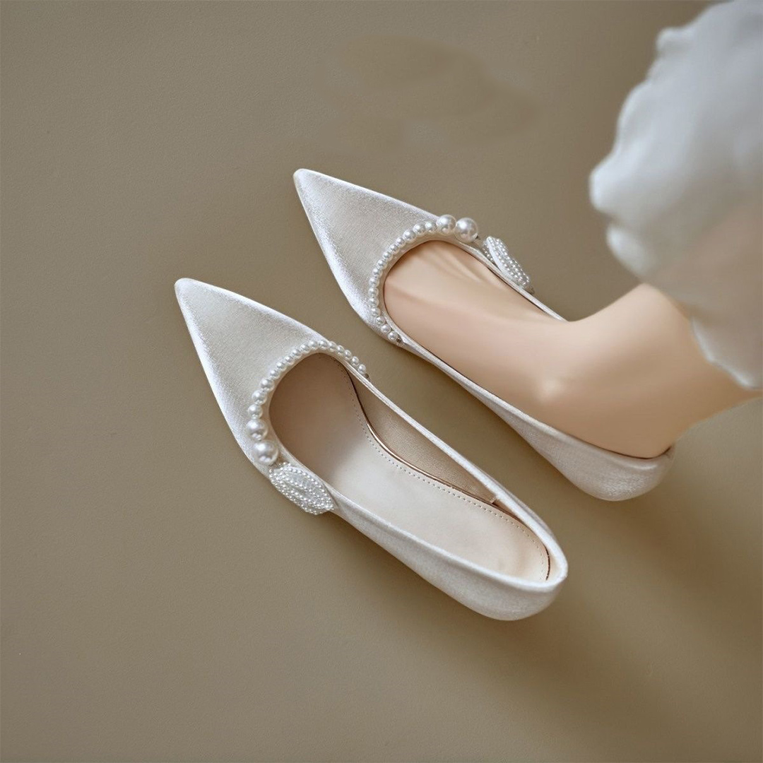 Kitten Heel Satin Point Toe Wedding Shoes With Imitation Pearl