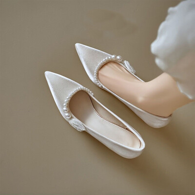Kitten Heel Satin Point Toe Wedding Shoes With Imitation Pearl
