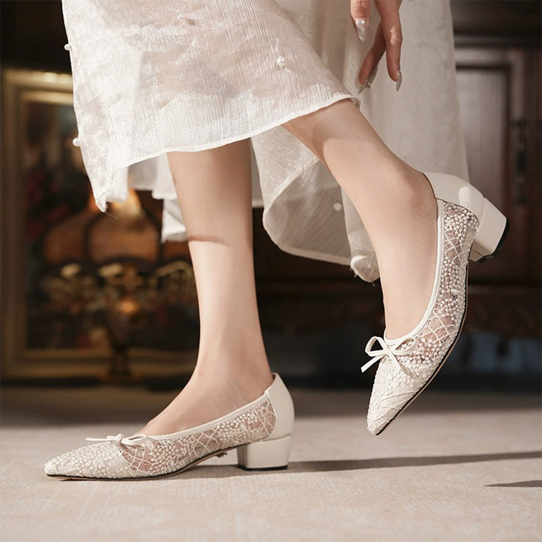 Chunky Heel Lace Point Toe Wedding Shoes With Bowknot