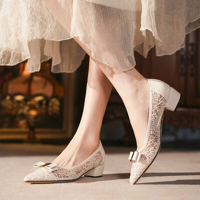 Low Heel Lace Point Toe Wedding Shoes With Bowknot