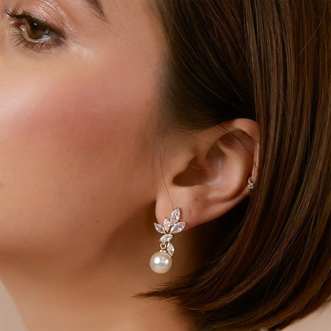 Leaf Pearl Stud Earrings