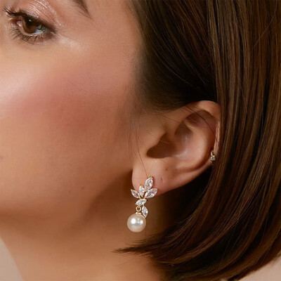 Leaf Pearl Stud Earrings