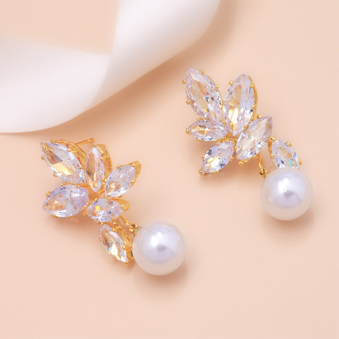 Leaf Pearl Stud Earrings
