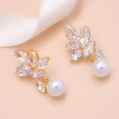Leaf Pearl Stud Earrings