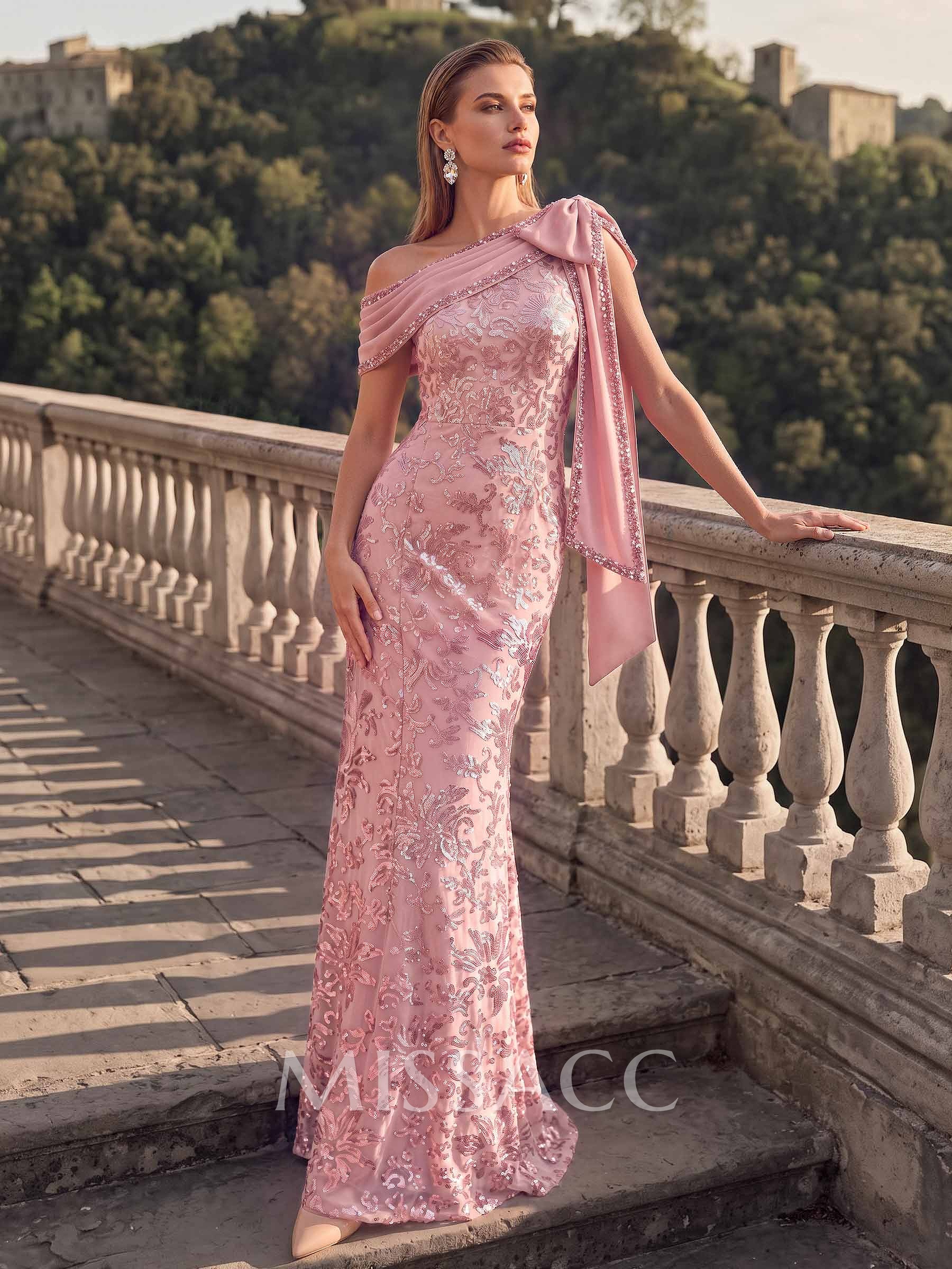 Fishtail/Mermaid Asymmetric Floor-Length Stretch Satin Mother Of The Bride Dresses With Bow/Lace