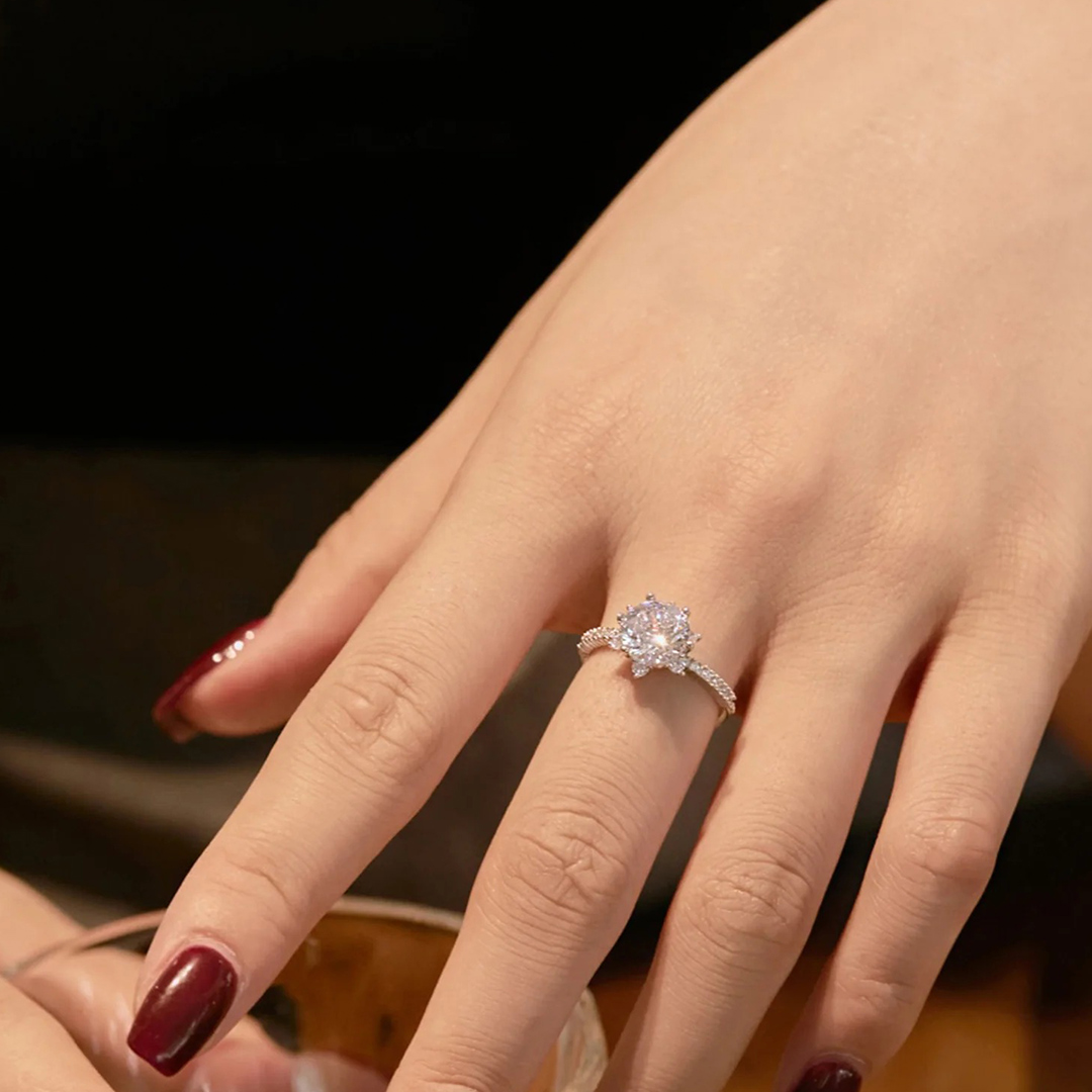 2.36CT 8*8mm Round Cut Moissanite Engagement Rings In Sterling Silver
