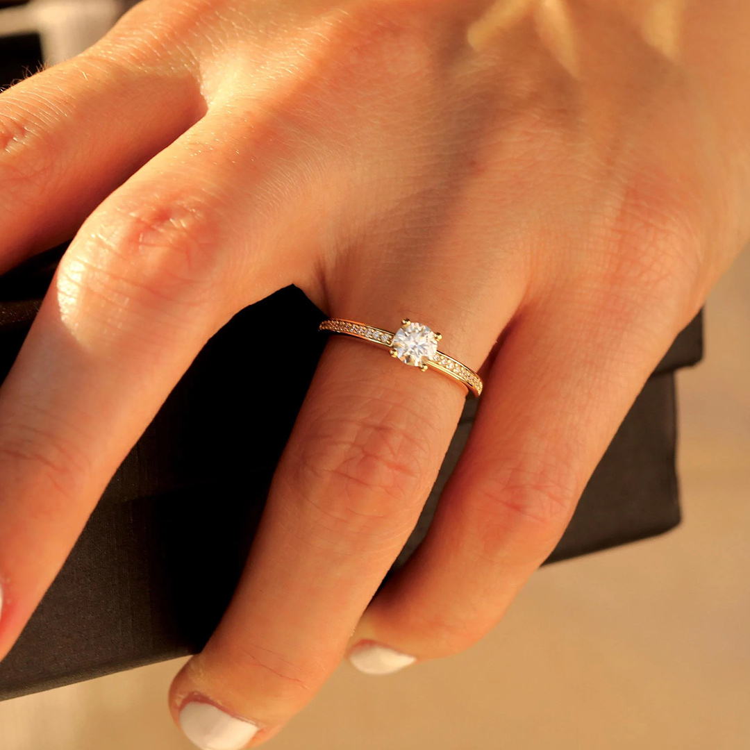 1.24ct 6.5x6.5mm Round Cut Moissanite Engagement Ring In Sterling Silver