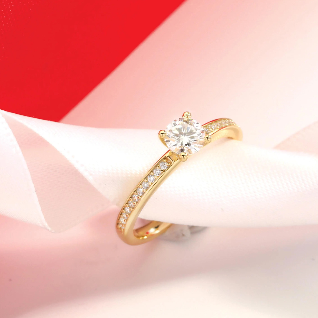 1.24ct 6.5x6.5mm Round Cut Moissanite Engagement Ring In Sterling Silver