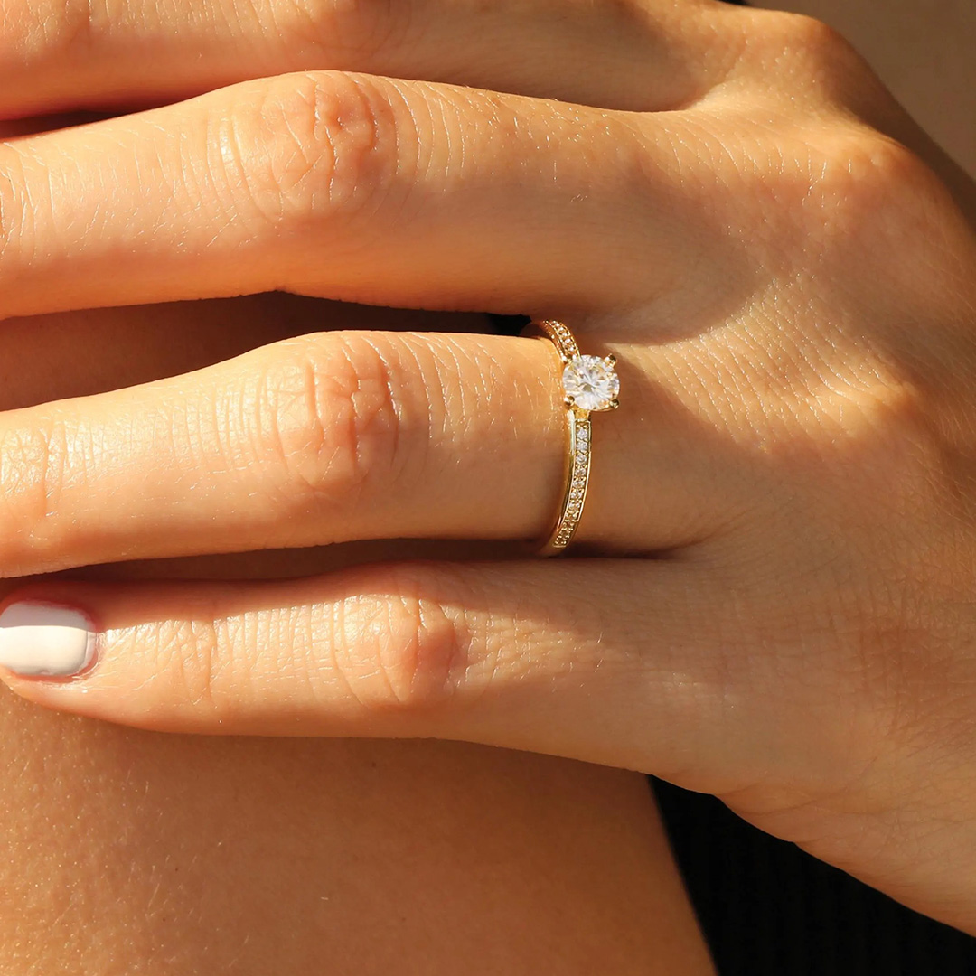1.24ct 6.5x6.5mm Round Cut Moissanite Engagement Ring In Sterling Silver