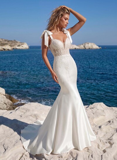 Trumpet/Mermaid Plunge Neck Sleeveless Sweep Train Satin Wedding Dresses With Appliques Lace