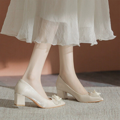 Chunky Heel Point Toe Wedding Shoes With Flower