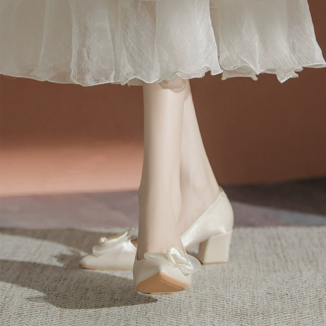 Chunky Heel Point Toe Wedding Shoes With Flower