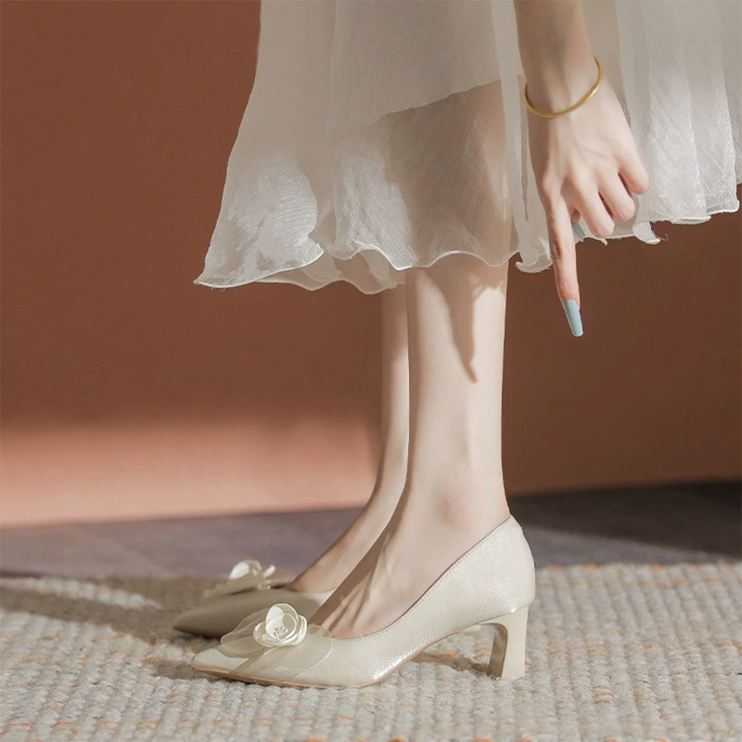 Chunky Heel Point Toe Wedding Shoes With Flower