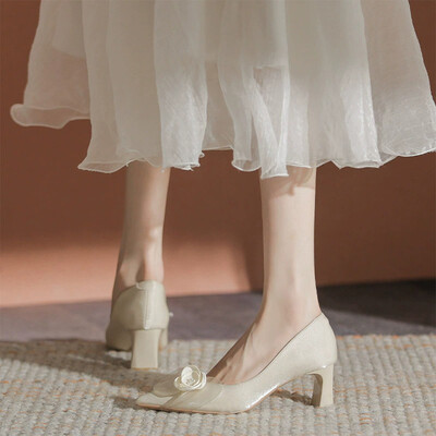 Chunky Heel Point Toe Wedding Shoes With Flower