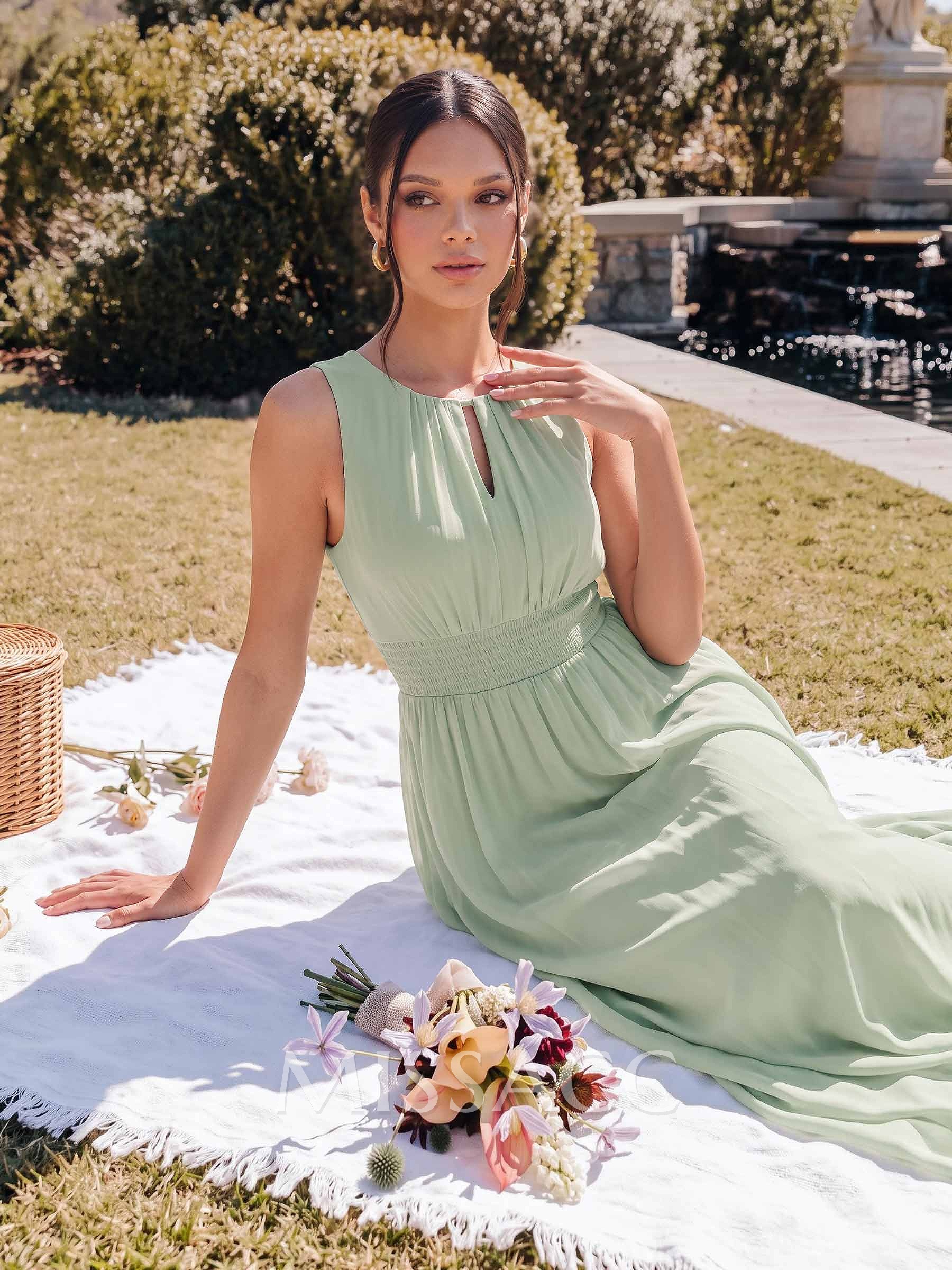 A-Line Scoop Neck Sleeveless Floor-Length Chiffon Bridesmaid Dresses With Pleated