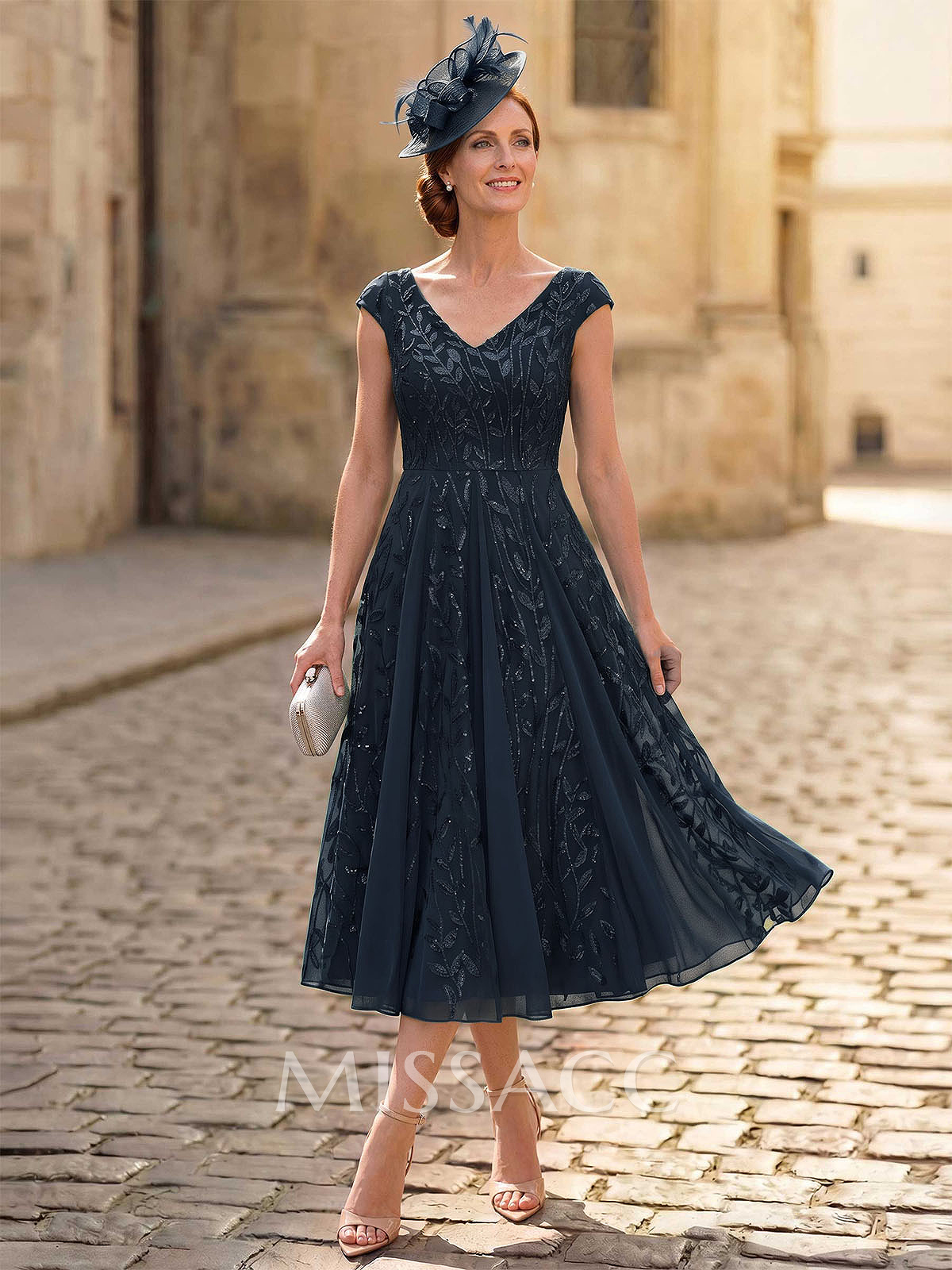A-Line V-Neck Sleeveless Tea-Length Chiffon/Lace Cocktail Dresses With Lace