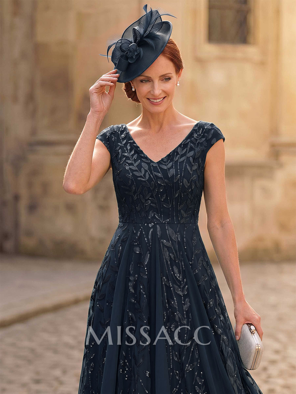 A-Line V-Neck Sleeveless Tea-Length Chiffon/Lace Cocktail Dresses With Lace