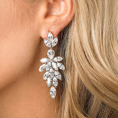 Elegant Leaf Drop Earrings