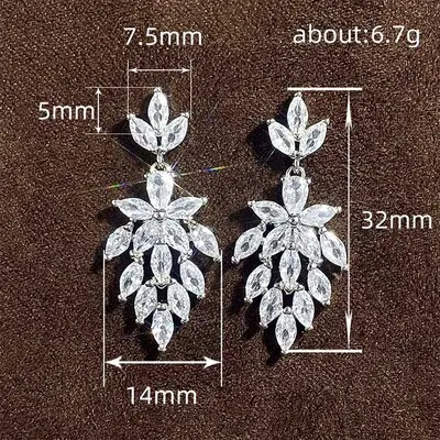 Light Luxury Leaf Dangle Earrings