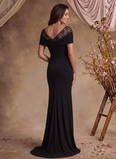 Sheath/Column Scoop Neck Short Sleeve Sweep Train Chiffon Mother Of The Bride Dresses With Lace