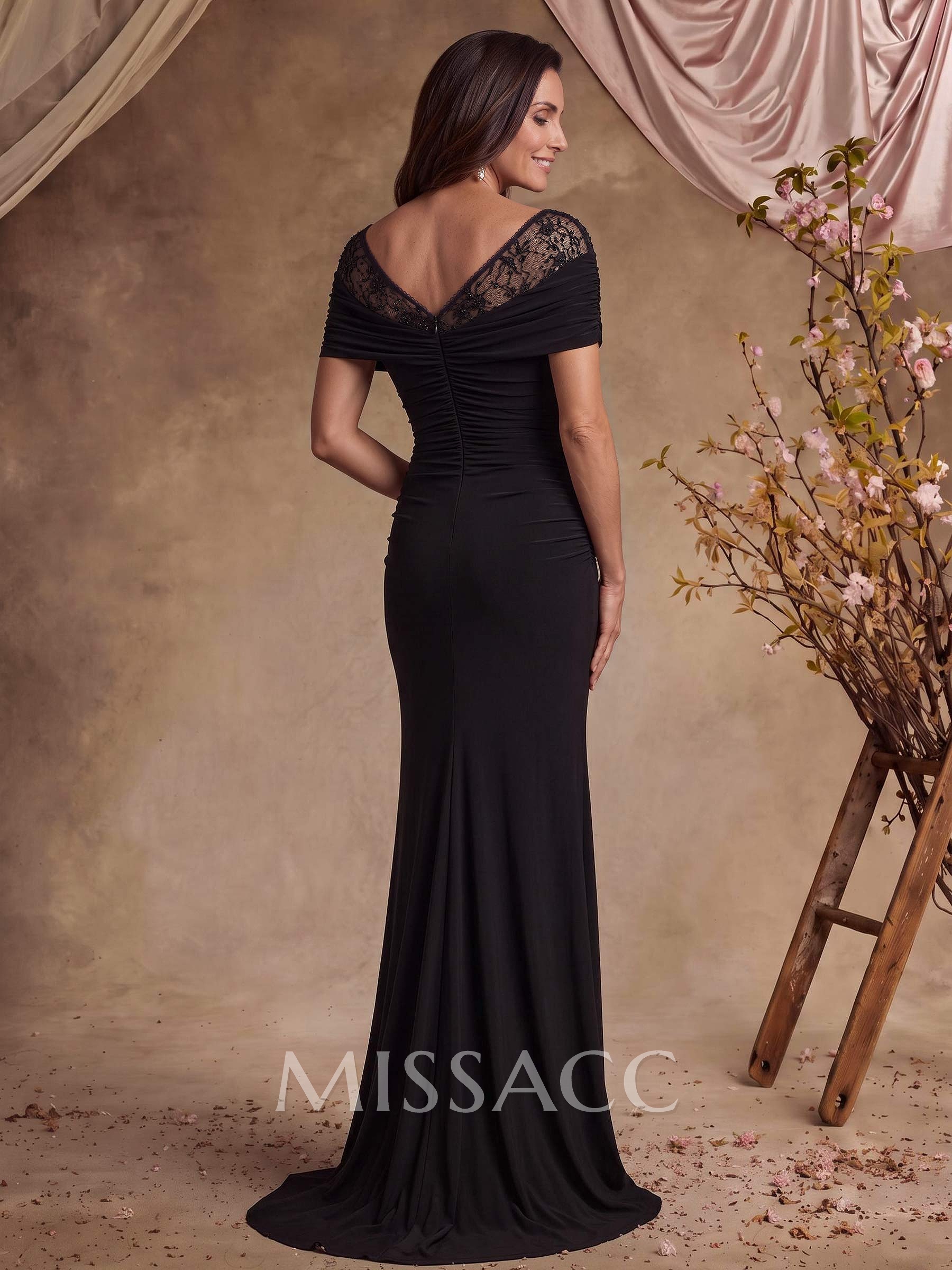 Sheath/Column Scoop Neck Short Sleeves Sweep Train Chiffon Mother Of The Bride Dresses With Lace