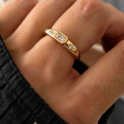 5*7MM Radiant Cut Moissanite Engagement Rings In Sterling Silver