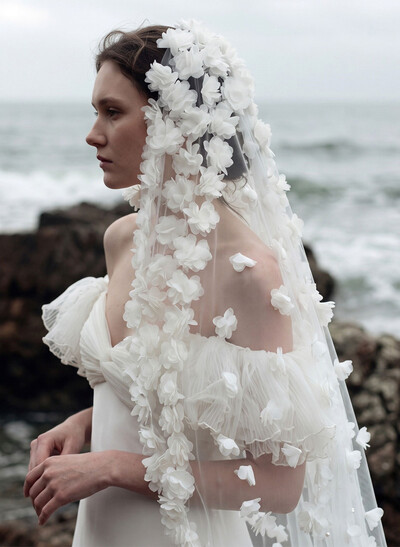 Cut Edge Floral One-Tier Tulle Waltz Bridal Veils