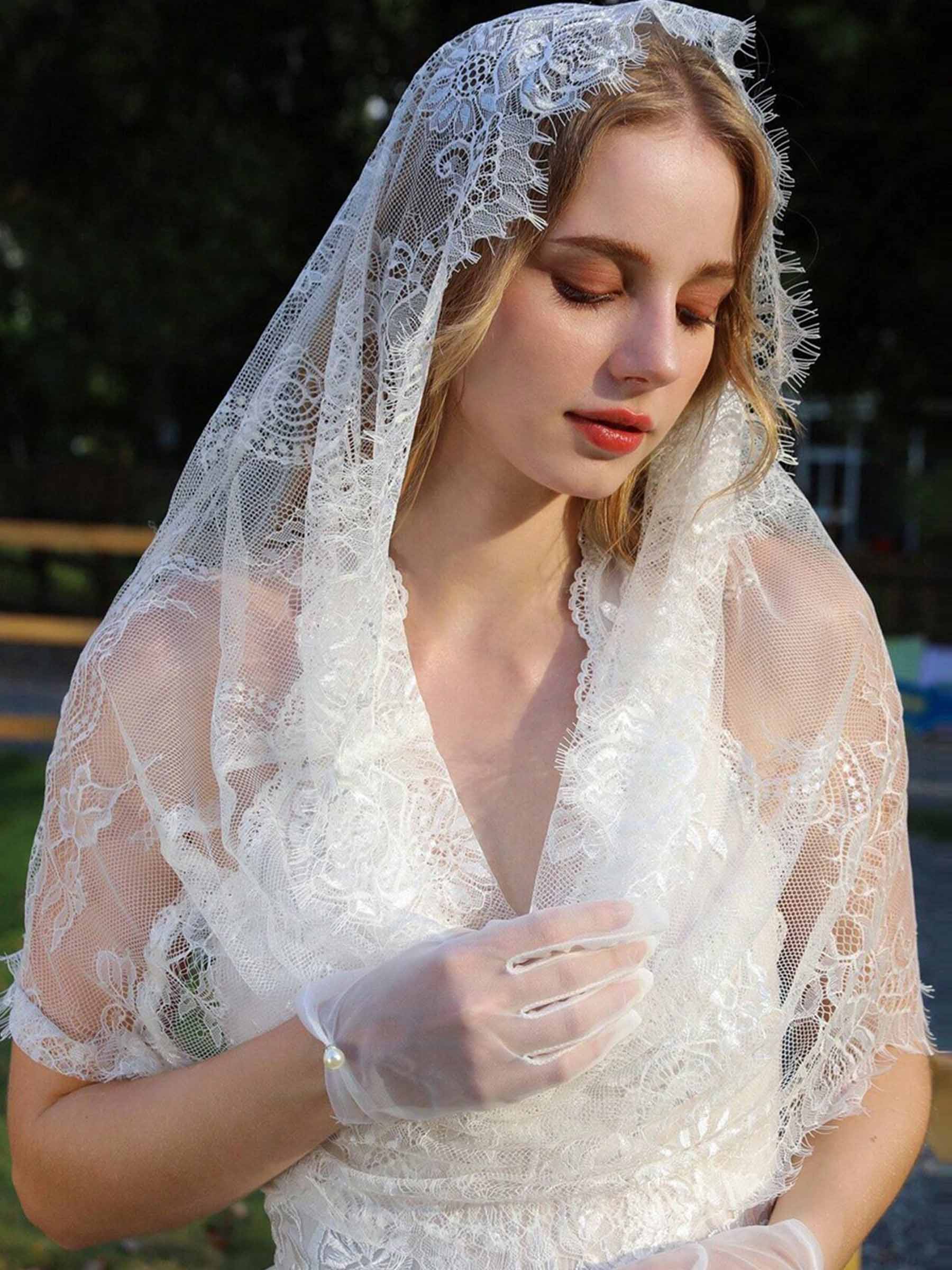 Lace One-Tier Elbow Bridal Veils