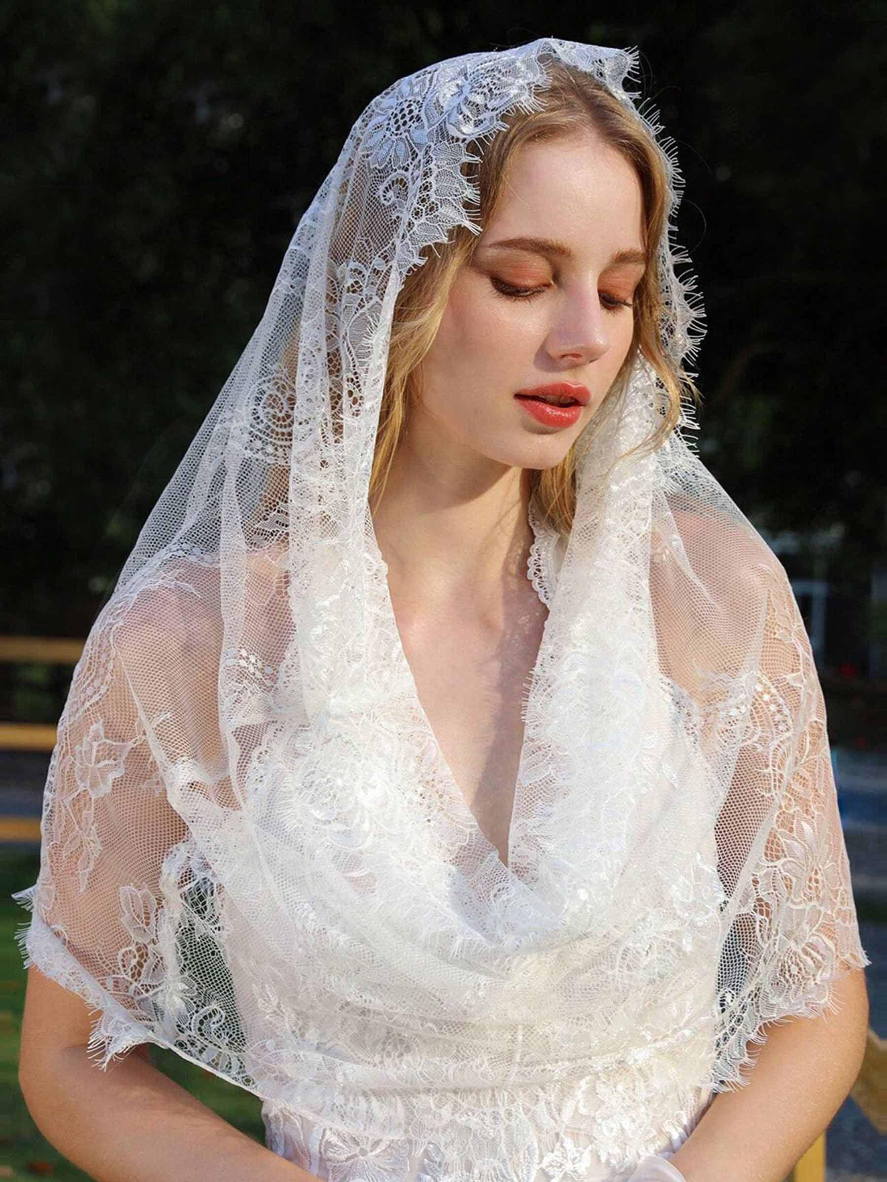 Lace One-Tier Elbow Bridal Veils