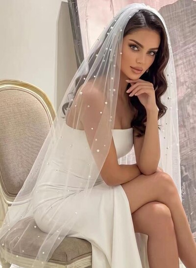 Cut Edge Faux Pearl One-Tier Tulle Fingertip Bridal Veils