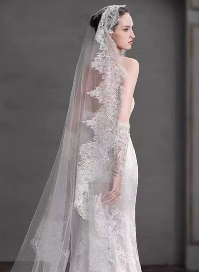 Lace Applique Edge One-Tier Tulle Cathedral Bridal Veils