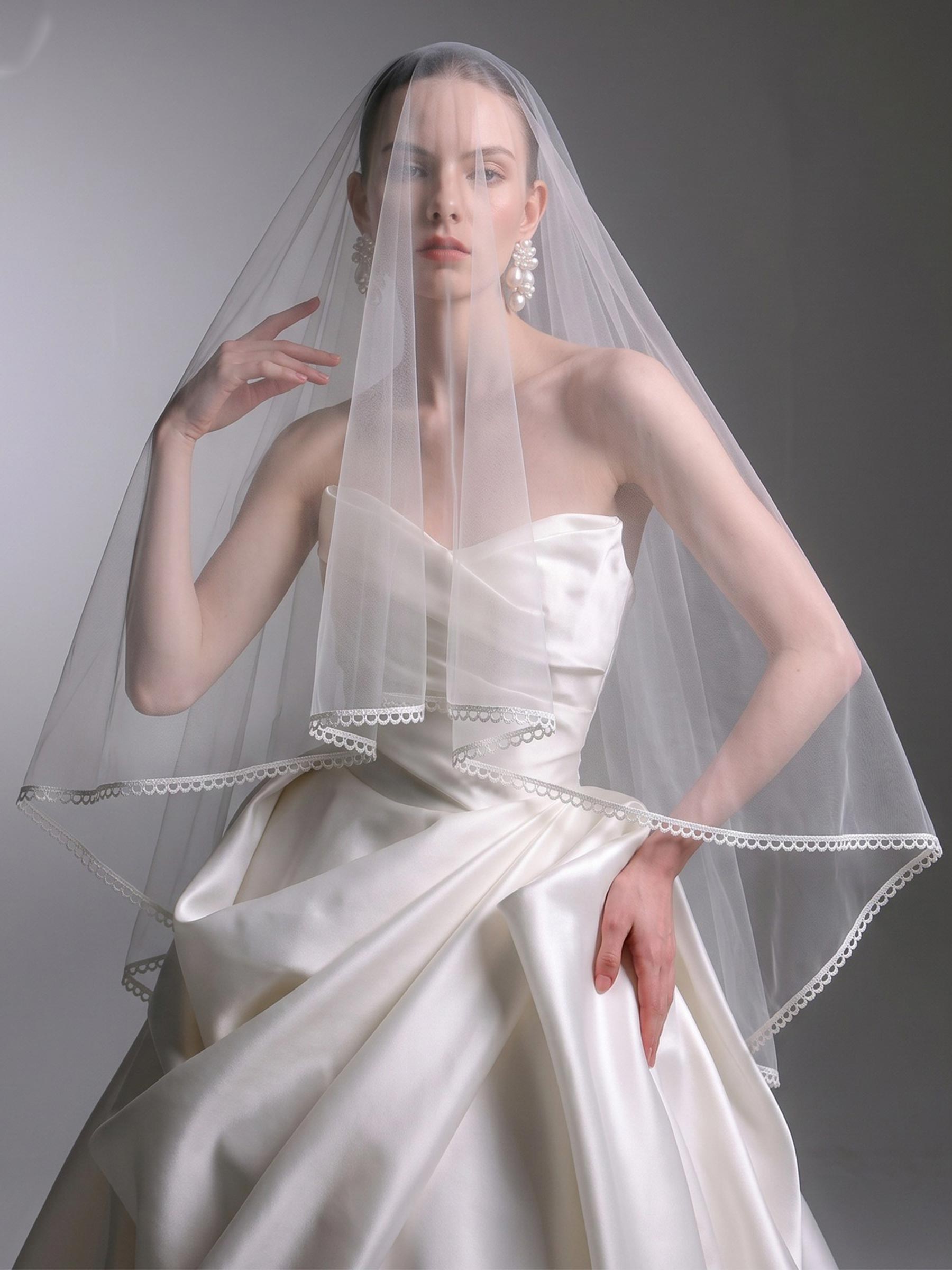 Lace Applique Edge Two-Tier Tulle Fingertip Bridal Veils