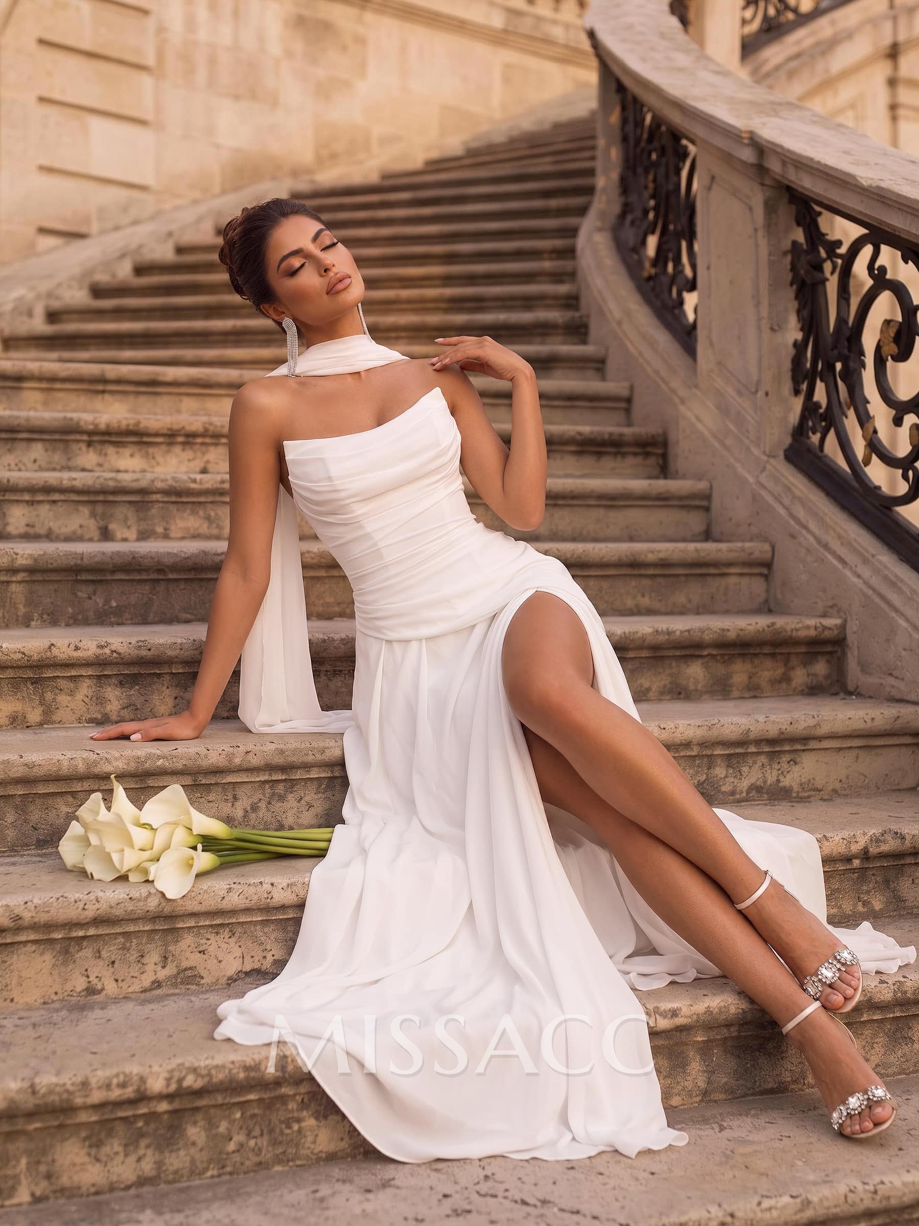 A-Line Strapless Sleeveless Floor-Length Chiffon Wedding Dresses With High Split