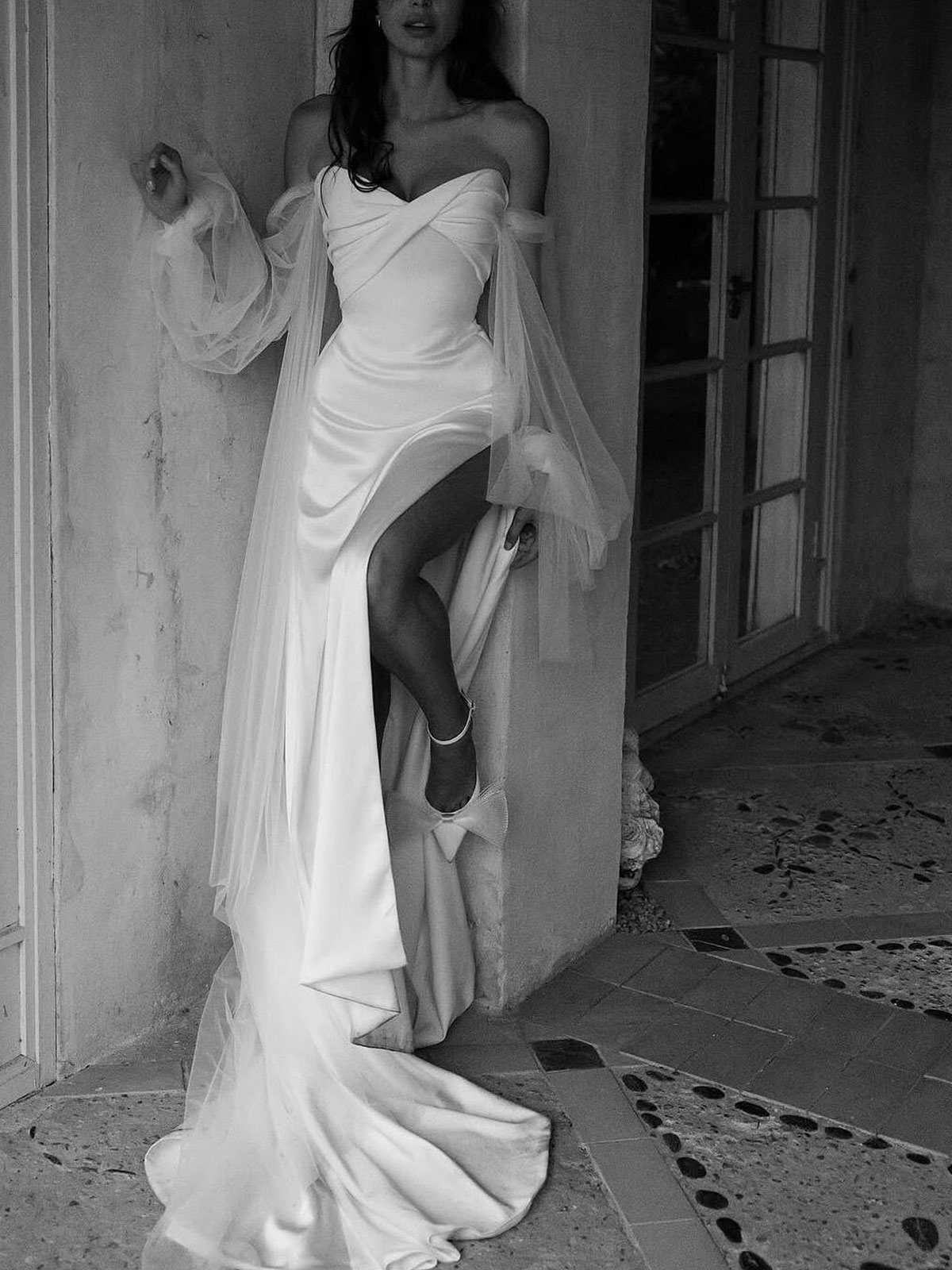 Sheath/Column Sweetheart Long Sleeves Court Train Tulle/Matte Satin Wedding Dresses