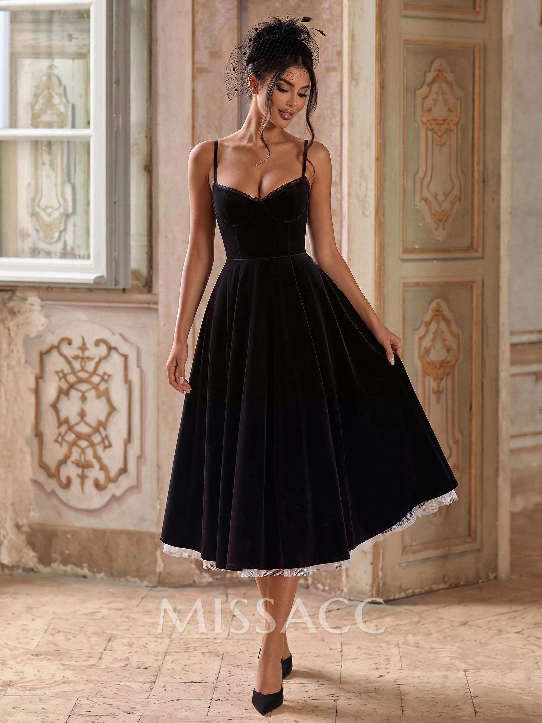 A-Line Sweetheart Long Sleeves Tea-Length Velvet Cocktail Dresses With Lace
