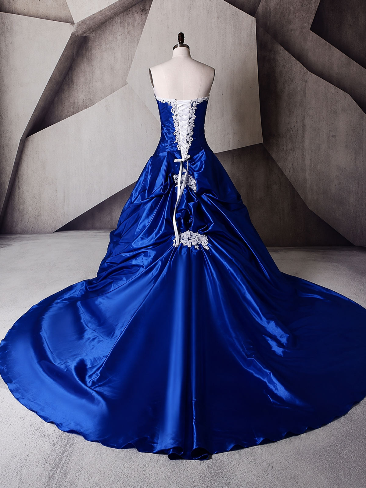 Ball-Gown Strapless Sleeveless Court Train Evening Dresses With Pleated