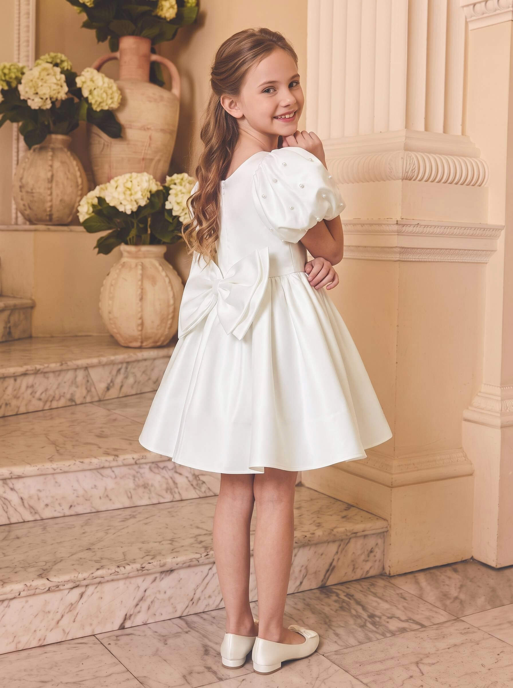 Ball-Gown Scoop Neck Short Sleeves Knee-Length Satin Flower Girl Dresses With Bow/Beading