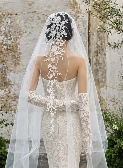 Single Tier Tulle Chapel Wedding Veil with Floral Lace Cut Edge